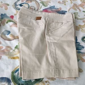 Size 6 Jag Jean Shorts